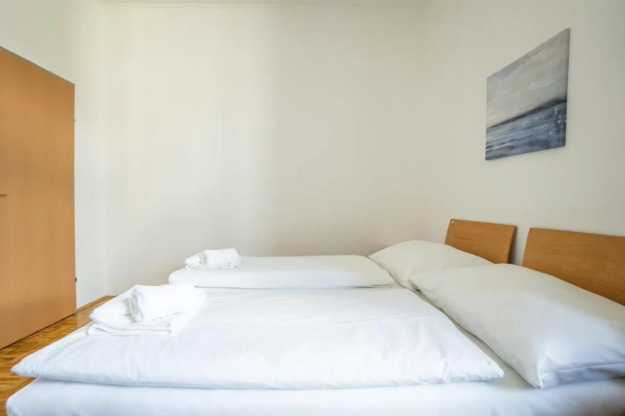 Two Bedrooms Family Nice Apartment Vienna
